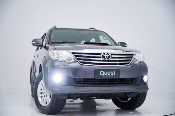 TOYOTA HILUX SW4 3.0 SR 4X4 16V TURBO INTERCOOLER DIESEL 4P AUTOMÁTICO TOYOTA HILUX SW4 3.0 SR 4X4 16V TURBO INTERCOOLER DIESEL 4P AUTOMÁTICO